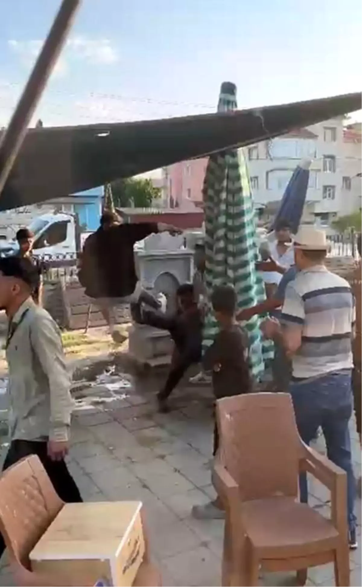 Gölhisar’da Pazar Yeri Kavgası